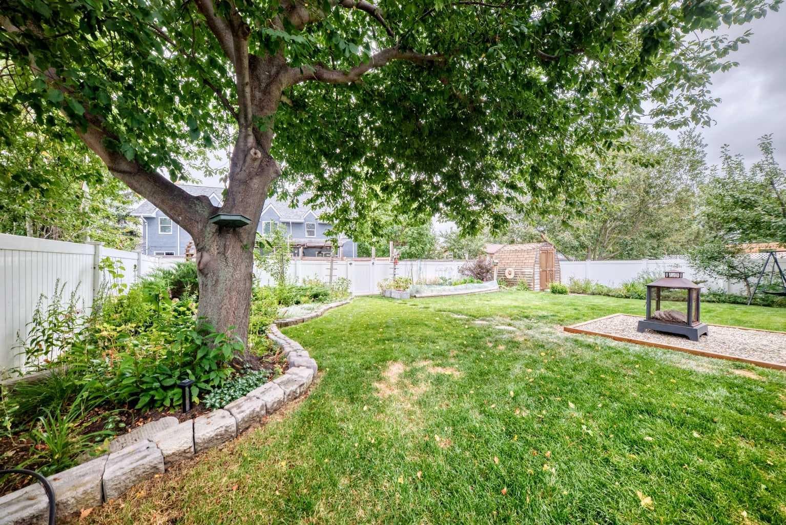 36 Chinook Crescent 