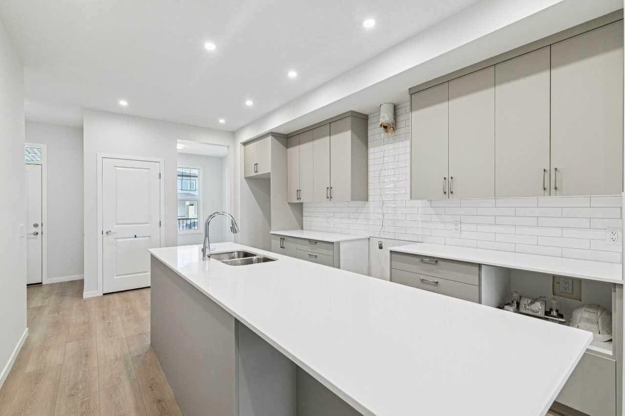 98 Creekview Avenue SW