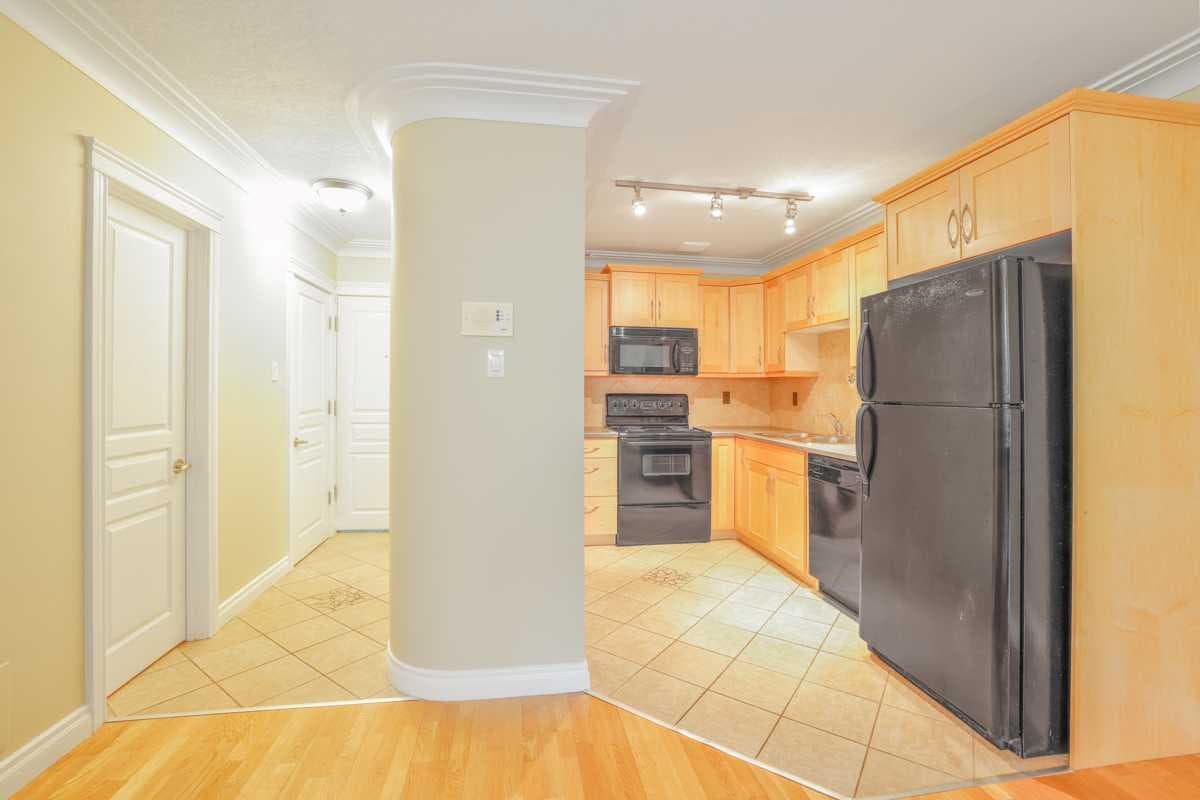 18, 1813 25 Avenue SW
