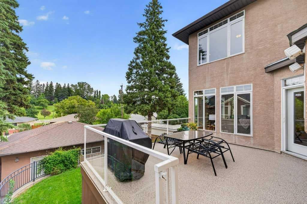 15 Rosery Drive NW