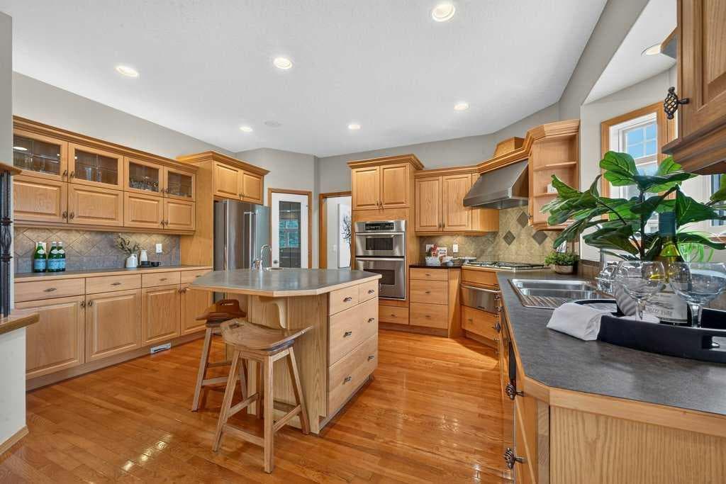 15 Rosery Drive NW