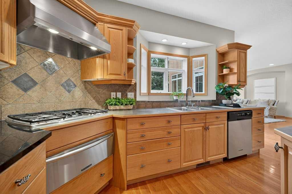 15 Rosery Drive NW