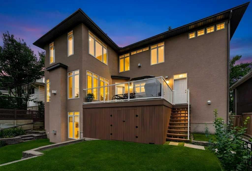 15 Rosery Drive NW