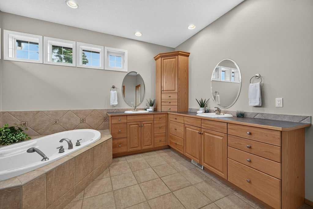 15 Rosery Drive NW