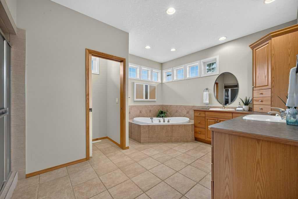 15 Rosery Drive NW