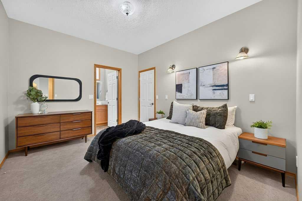 15 Rosery Drive NW