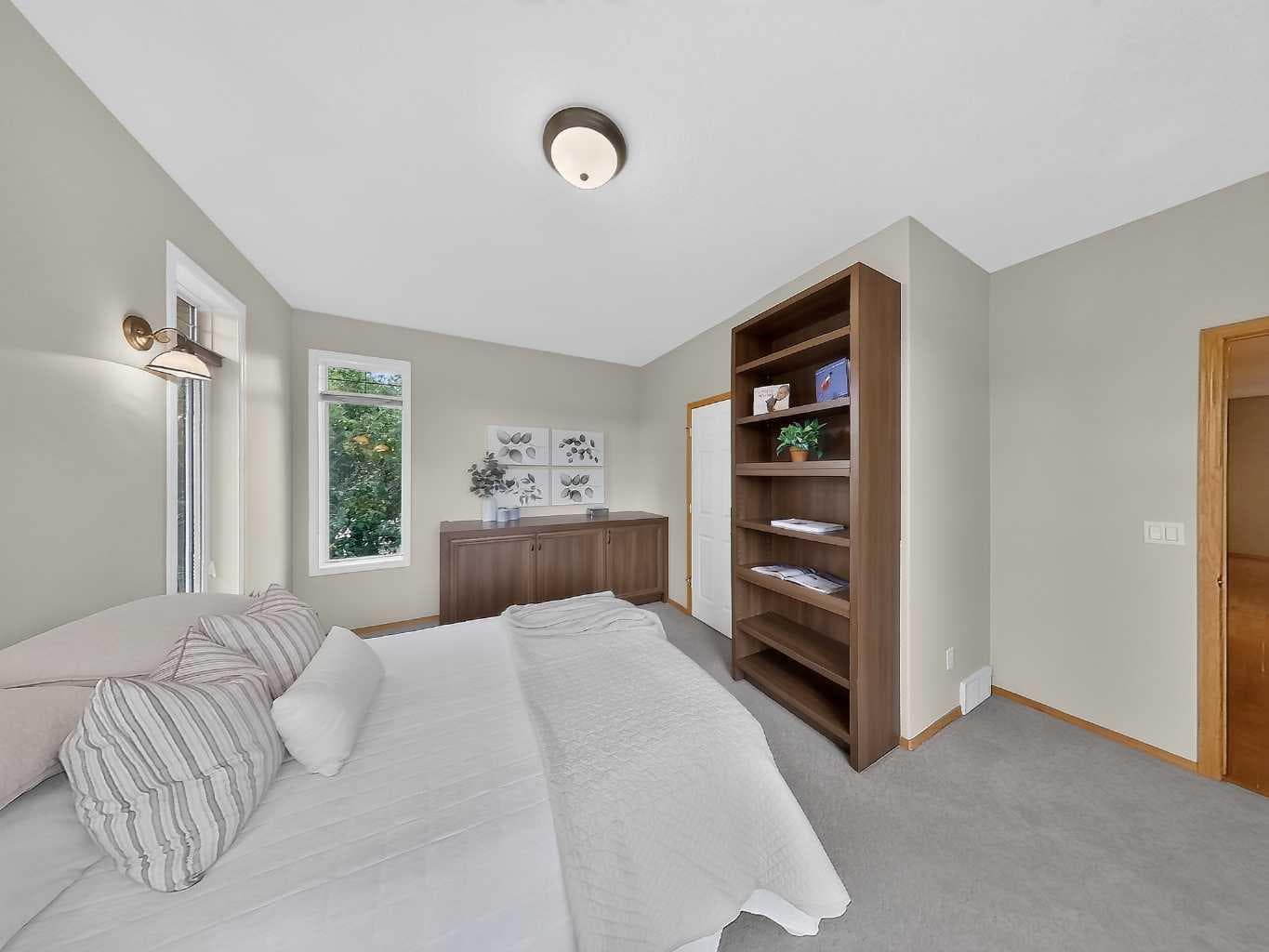 15 Rosery Drive NW