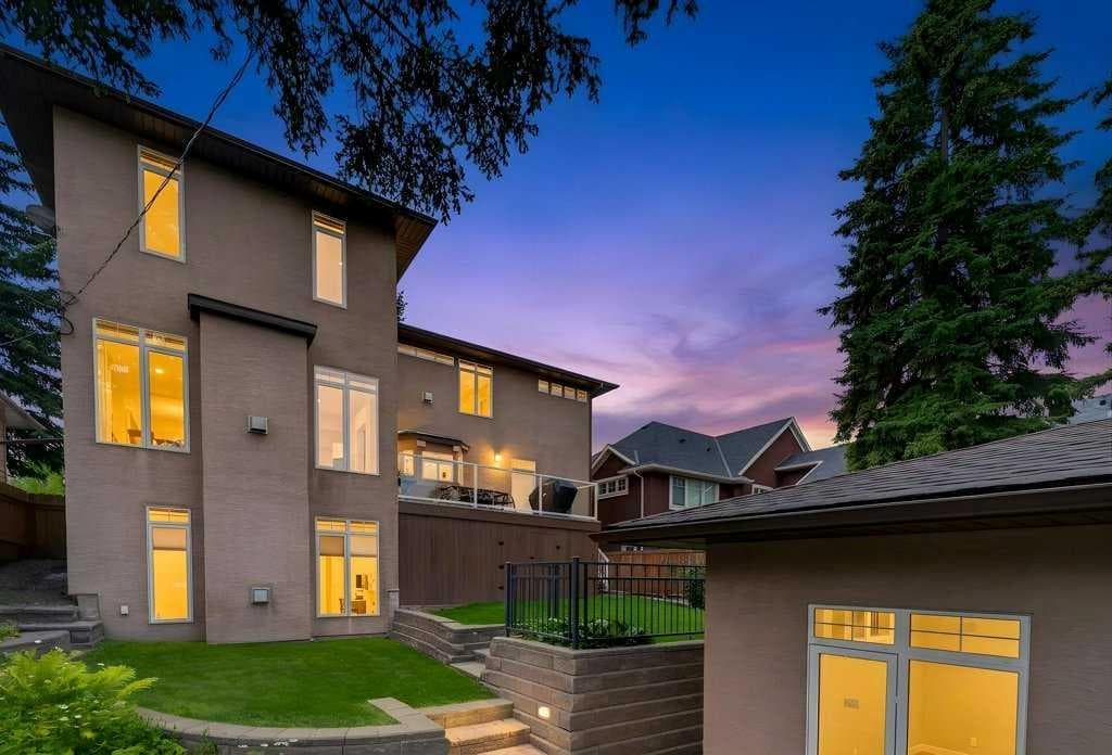 15 Rosery Drive NW