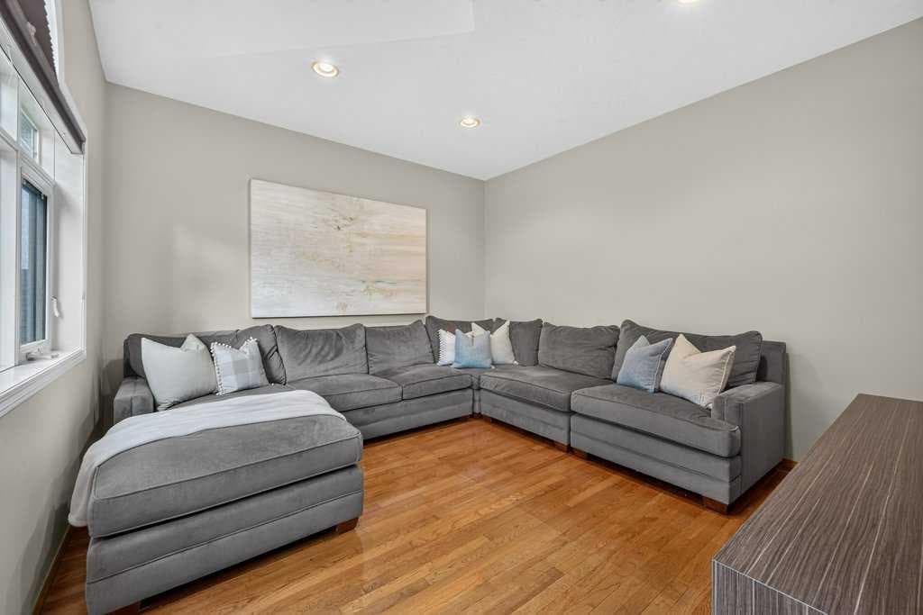15 Rosery Drive NW