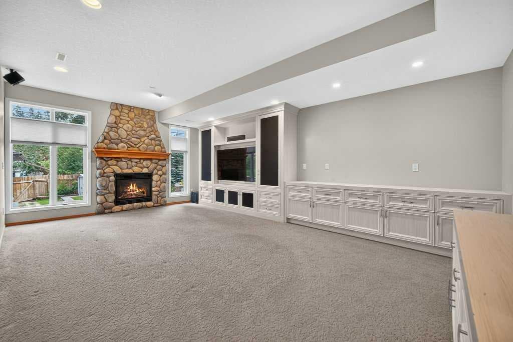 15 Rosery Drive NW