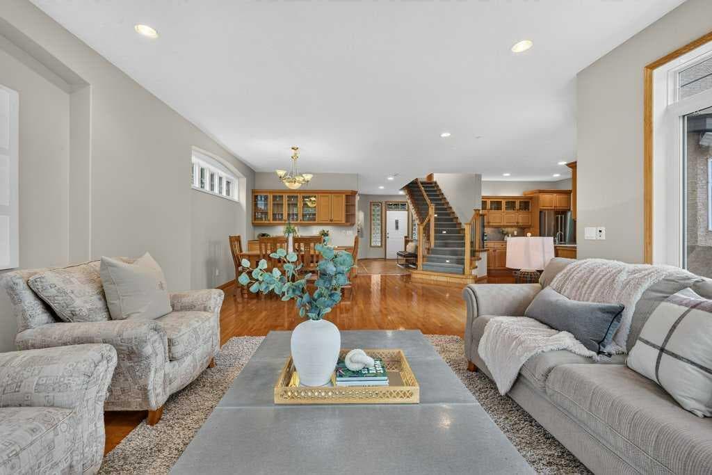 15 Rosery Drive NW