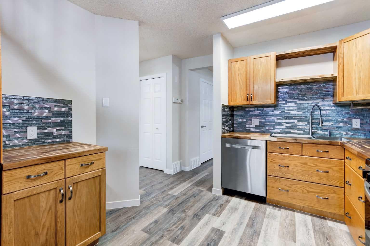12, 310 Brookmere Road SW