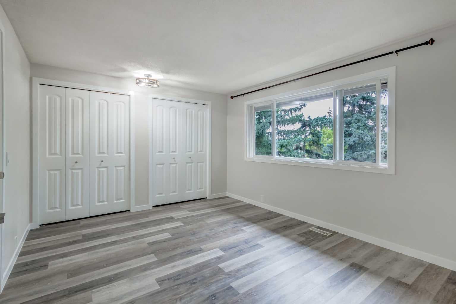 12, 310 Brookmere Road SW