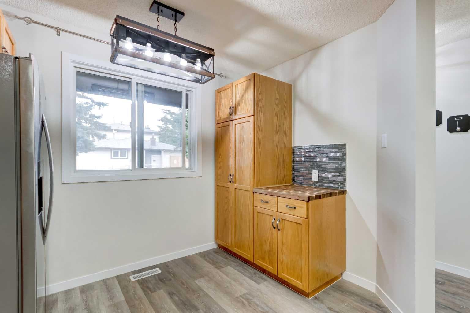 12, 310 Brookmere Road SW