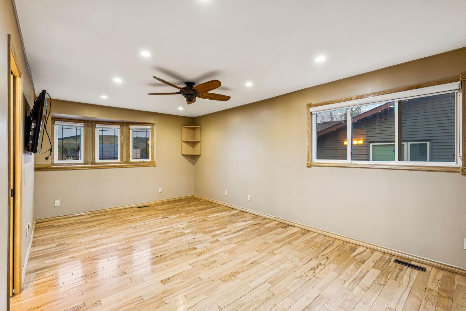 90 Glenhill Drive 