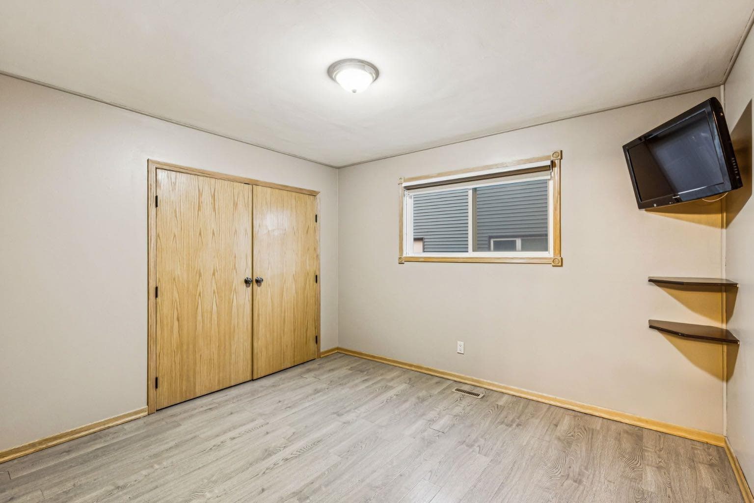 90 Glenhill Drive 
