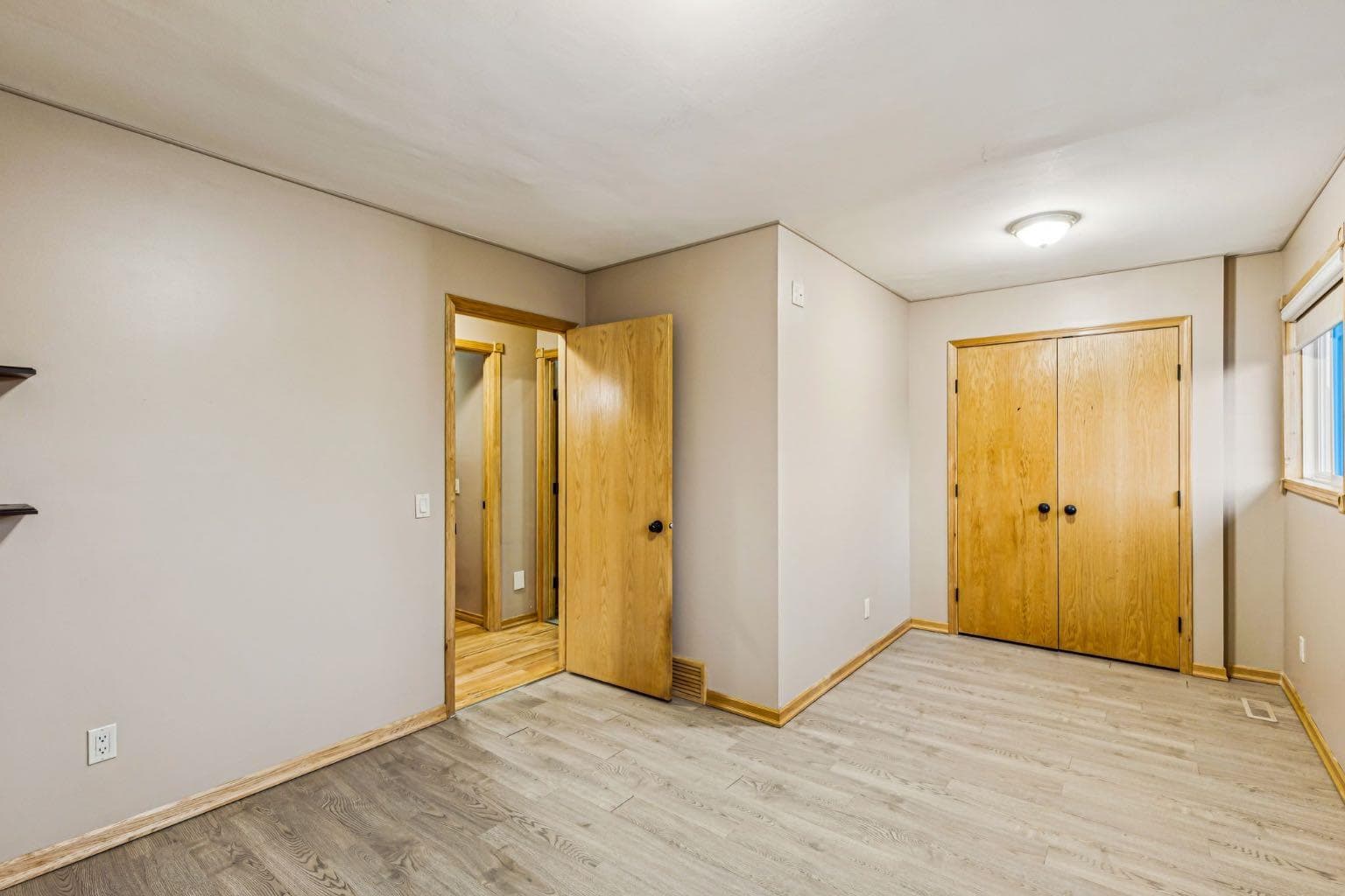 90 Glenhill Drive 