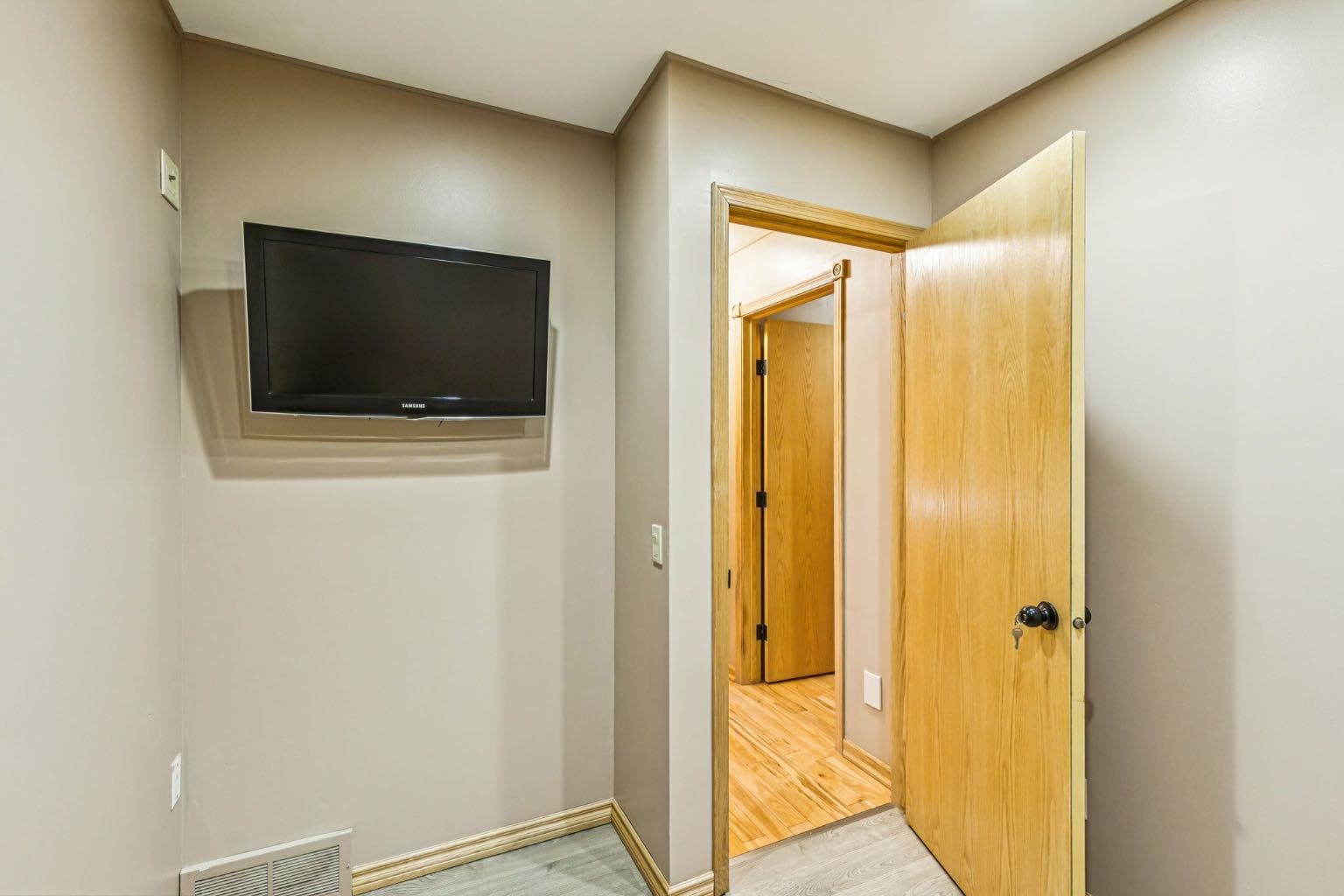 90 Glenhill Drive 