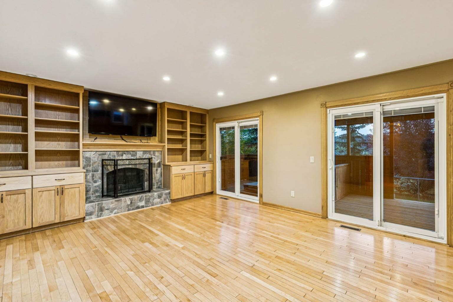 90 Glenhill Drive 