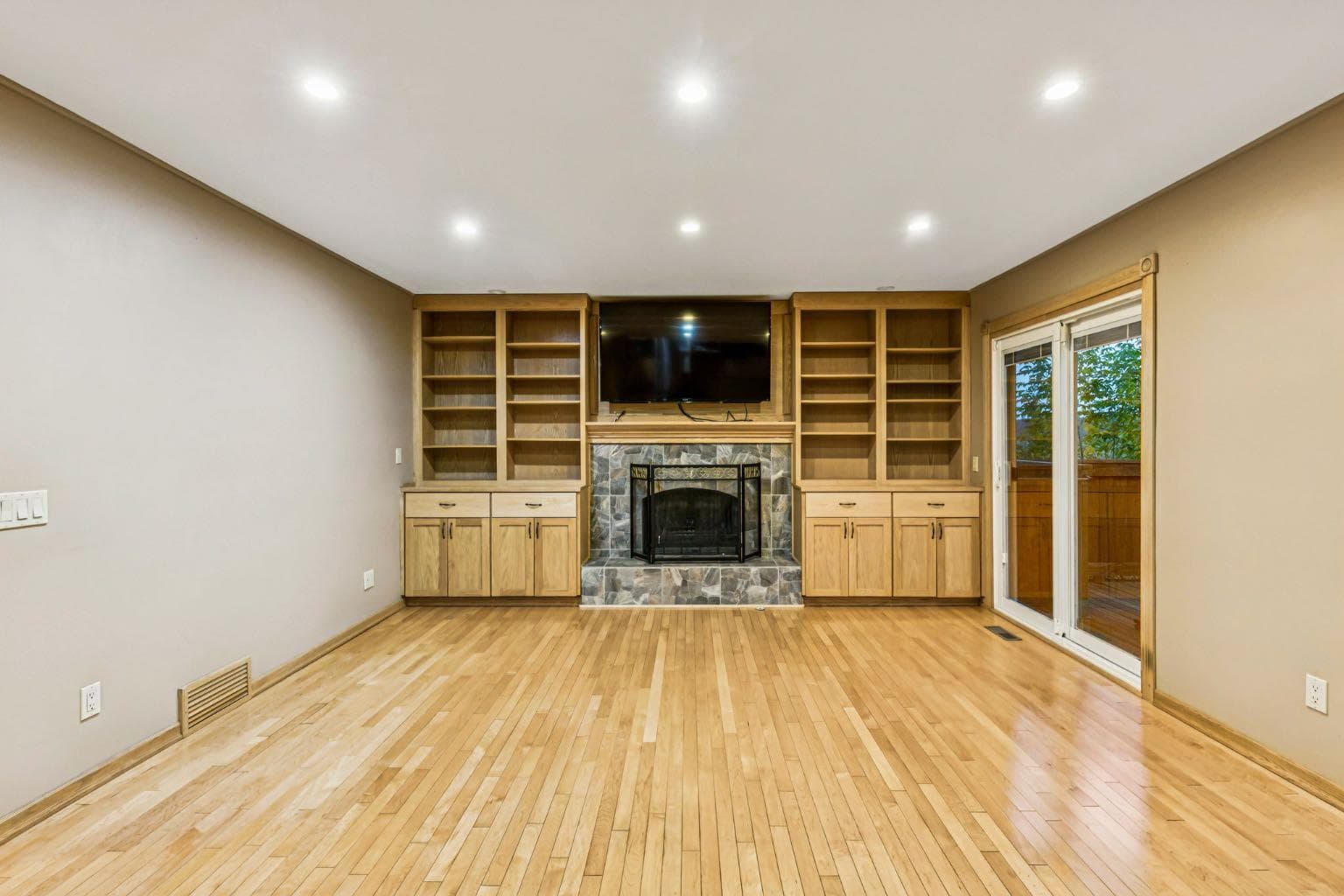 90 Glenhill Drive 
