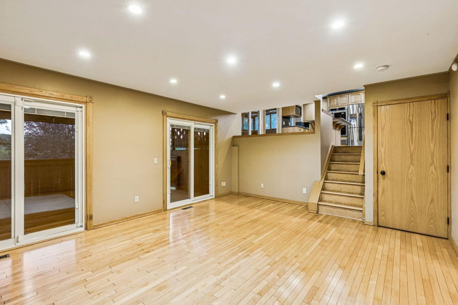 90 Glenhill Drive 