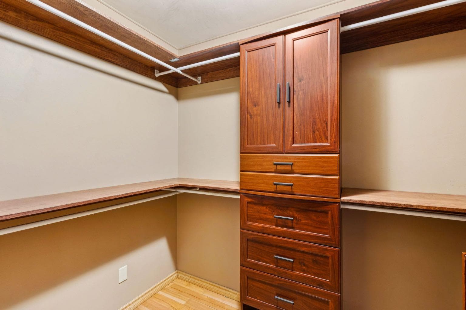 90 Glenhill Drive 