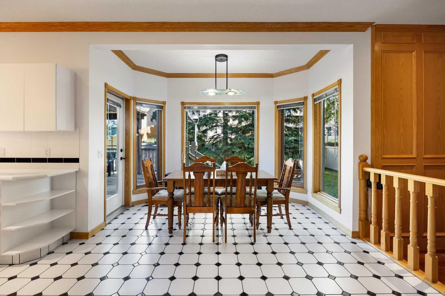52 Edgeview Road NW