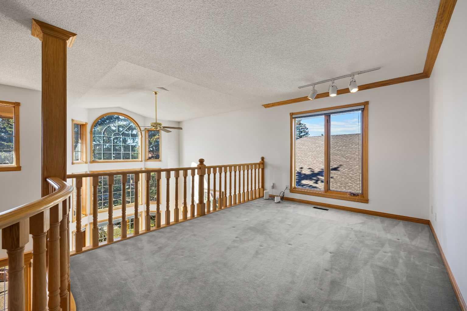 52 Edgeview Road NW