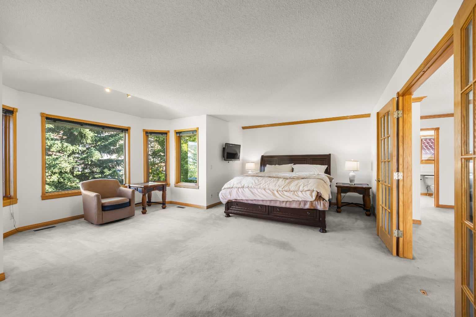 52 Edgeview Road NW