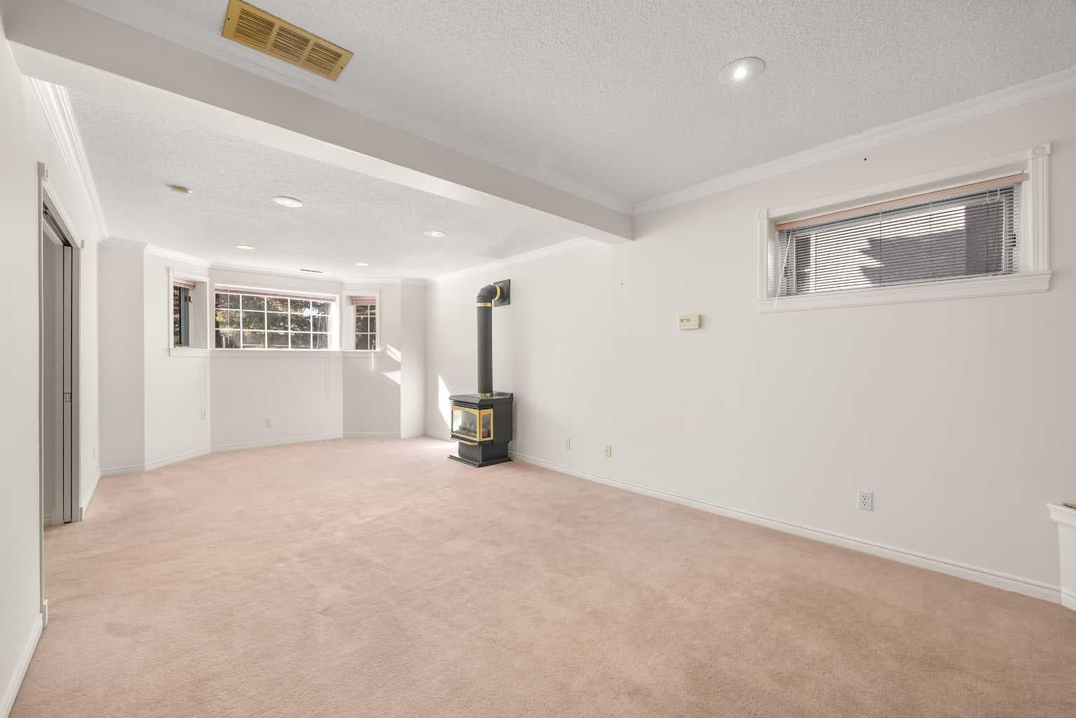 52 Edgeview Road NW