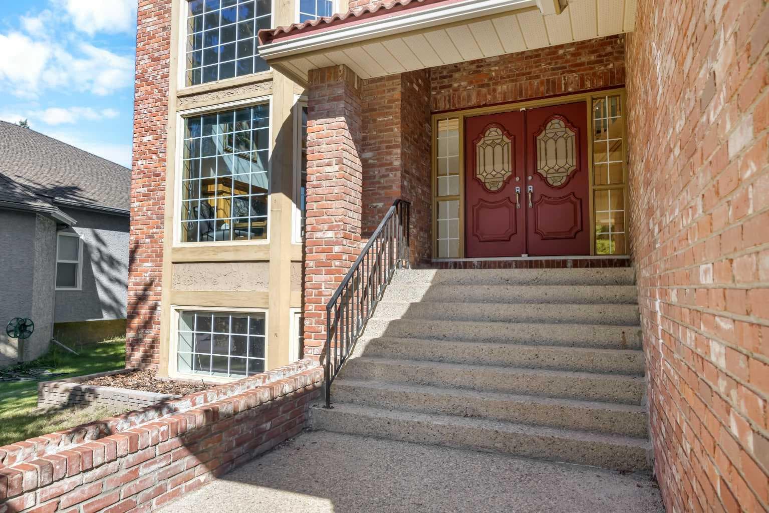52 Edgeview Road NW