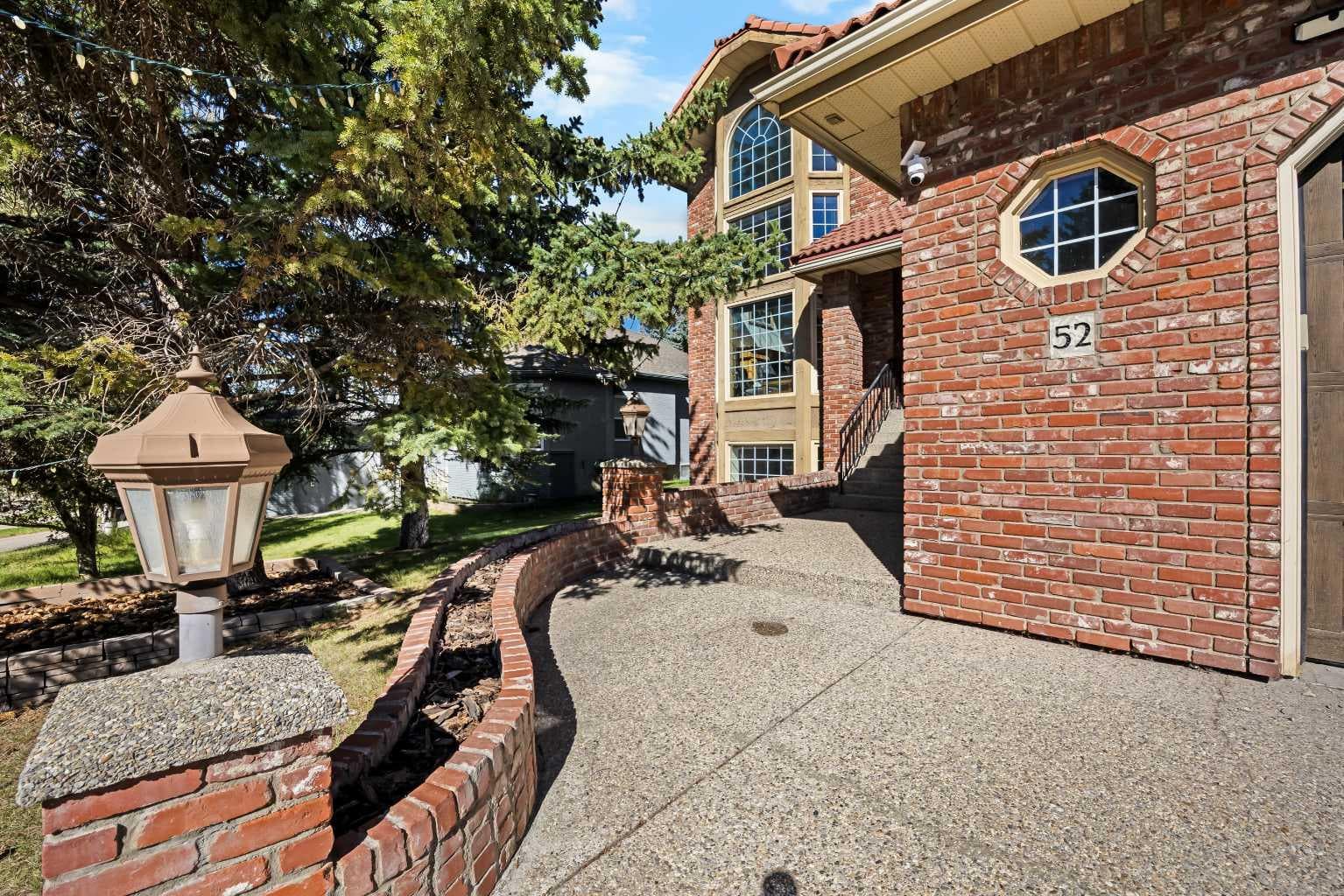 52 Edgeview Road NW