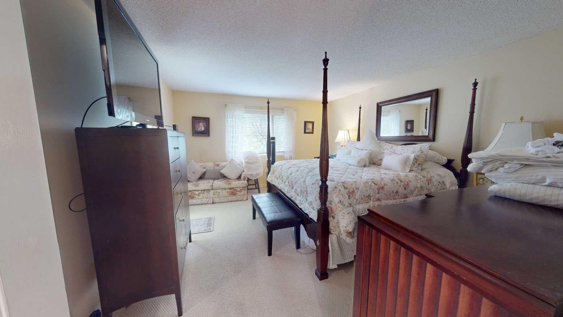 331 Douglas Woods Drive SE