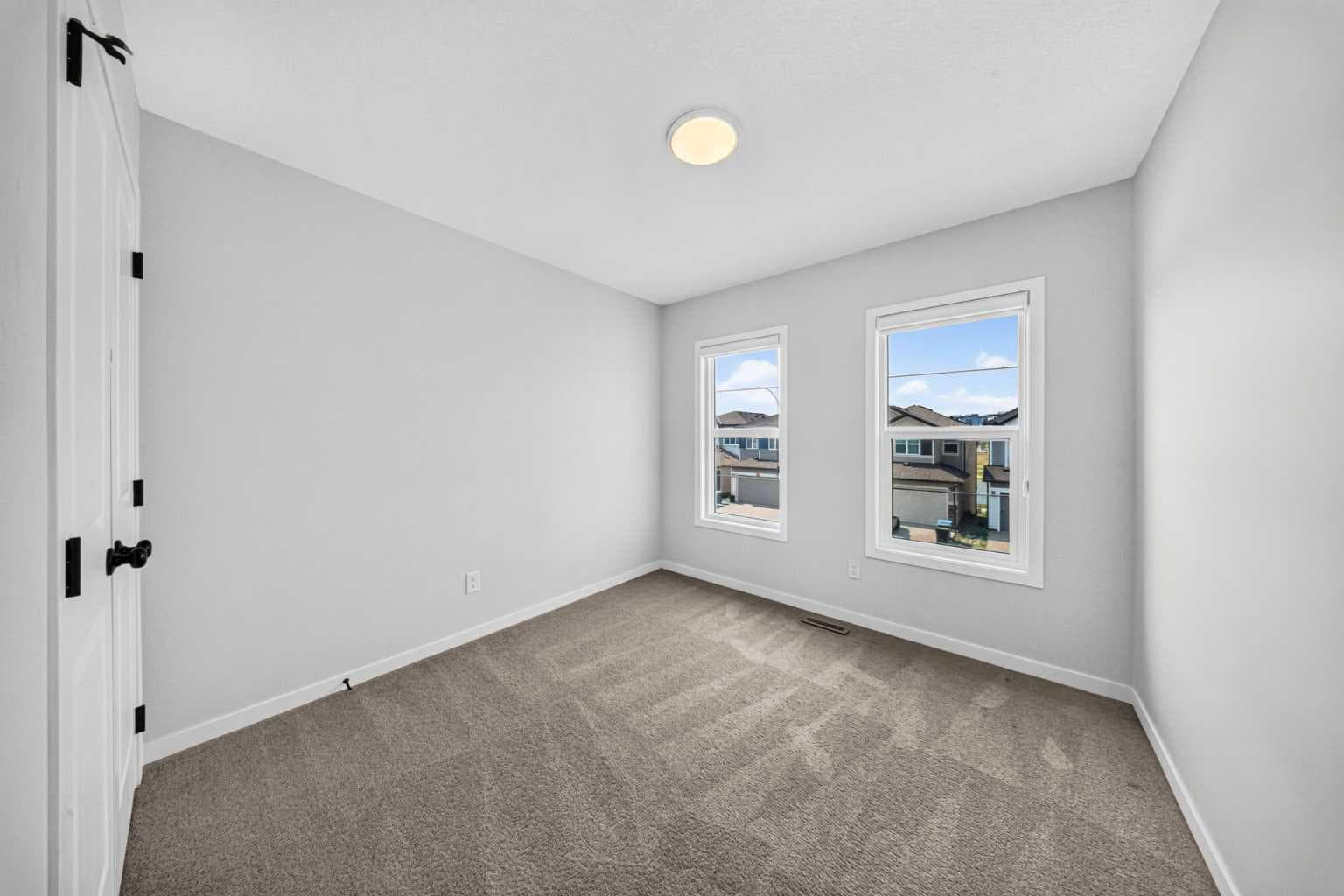 389 Cornerbrook Road NE