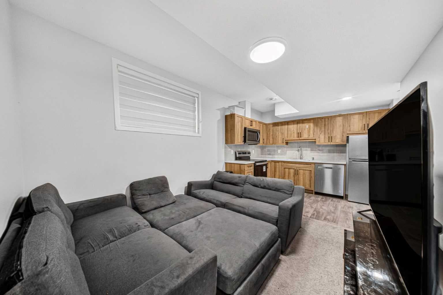 389 Cornerbrook Road NE