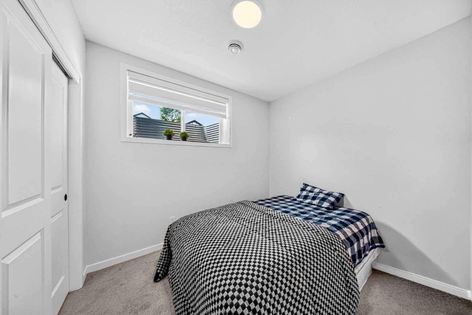 389 Cornerbrook Road NE