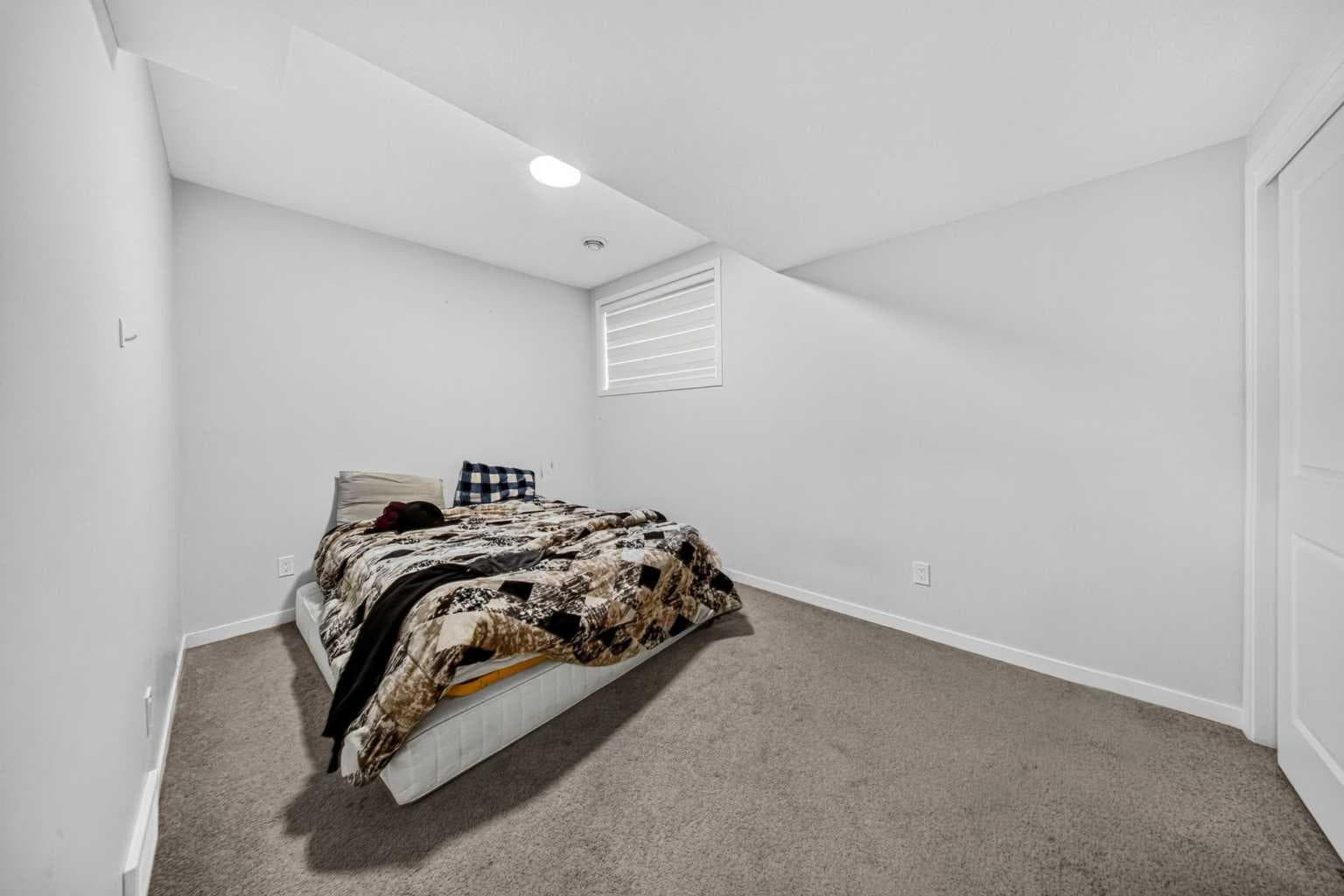 389 Cornerbrook Road NE
