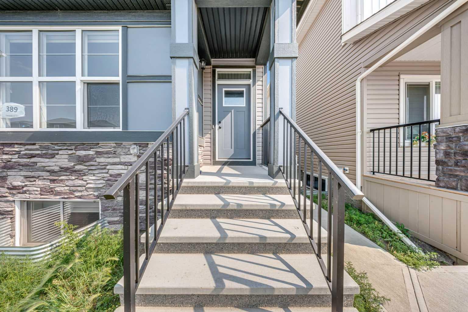 389 Cornerbrook Road NE