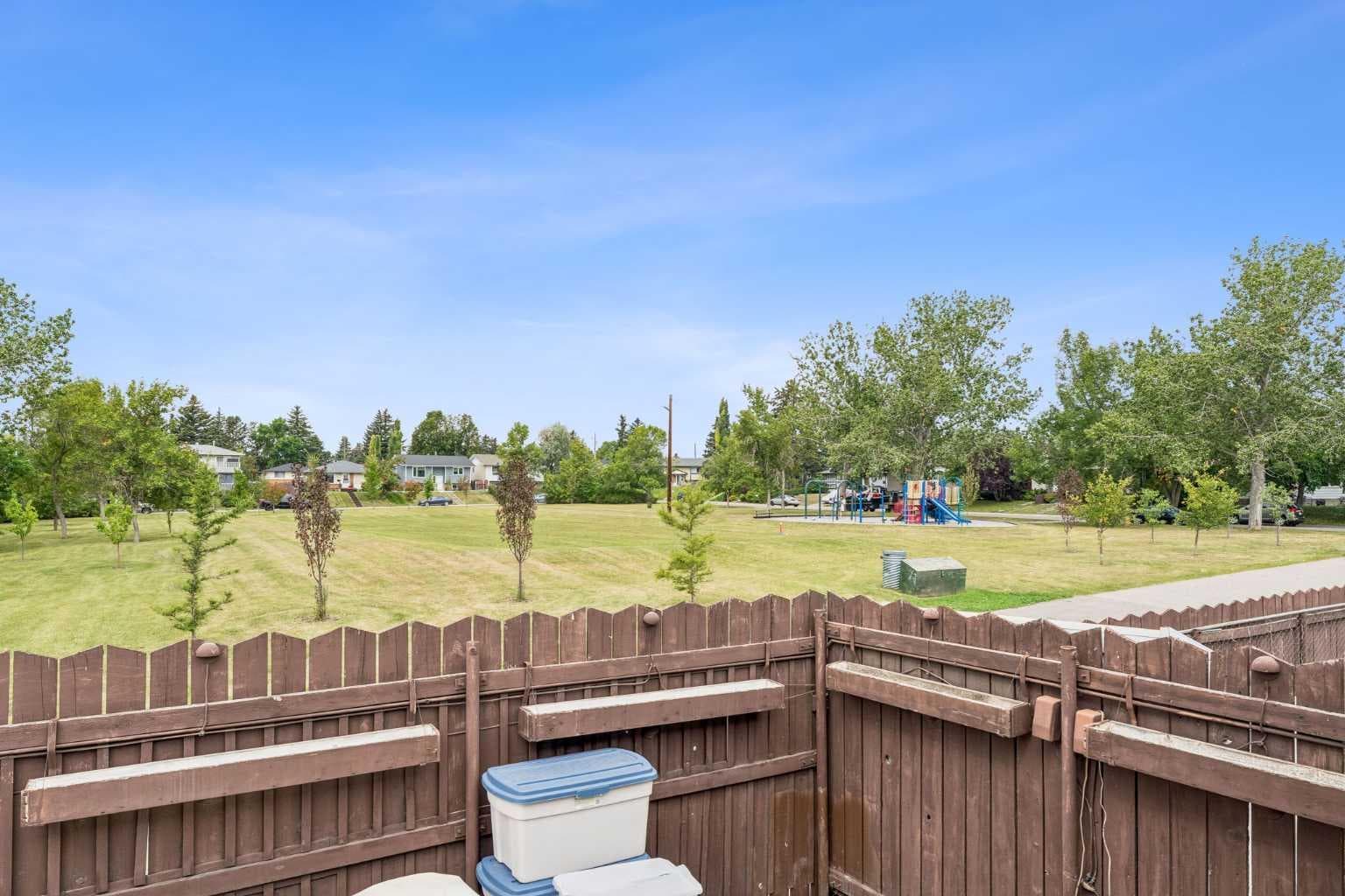 120 Huntington Green NE