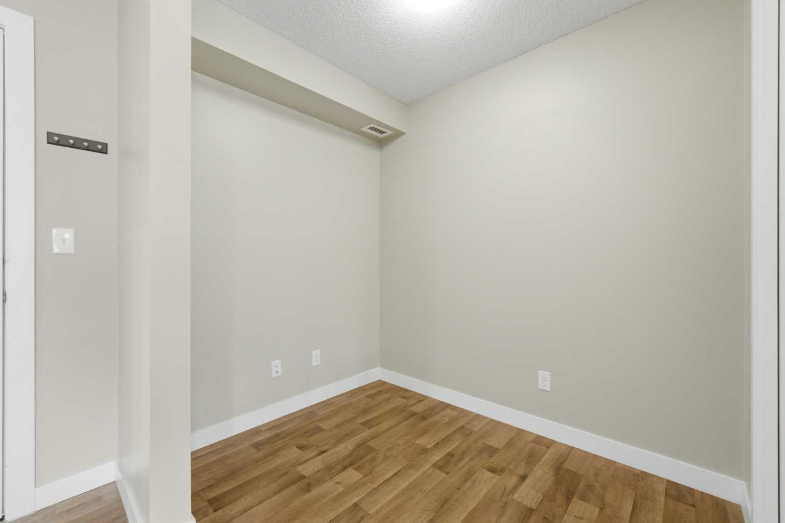 1110, 625 Glenbow Drive 