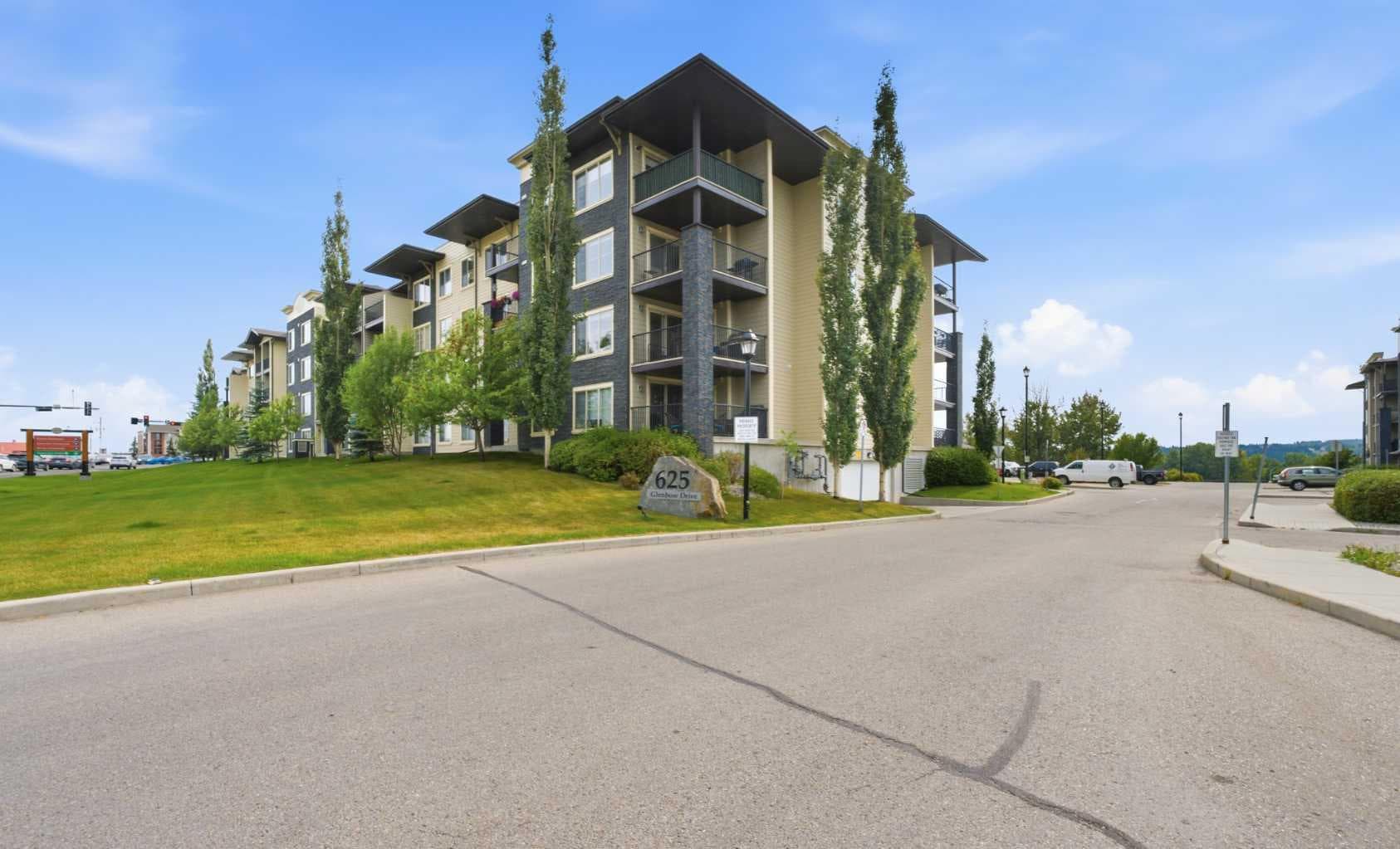 1110, 625 Glenbow Drive 