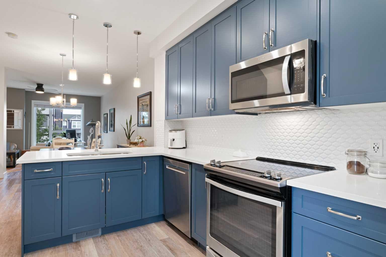 204, 15 Evanscrest Park NW
