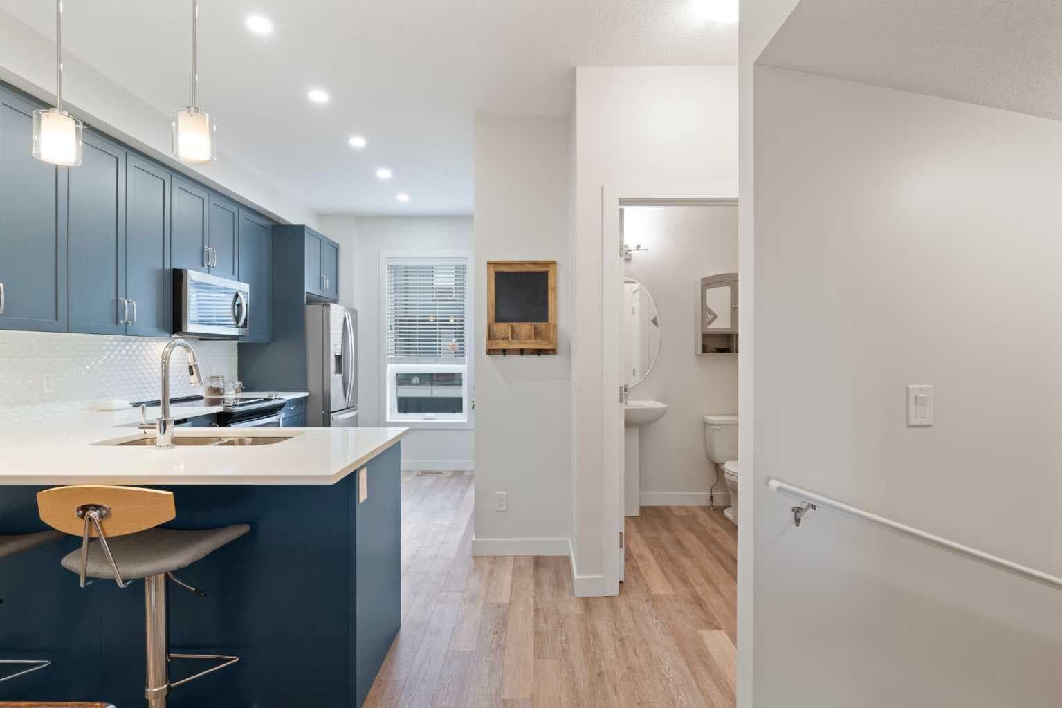 204, 15 Evanscrest Park NW