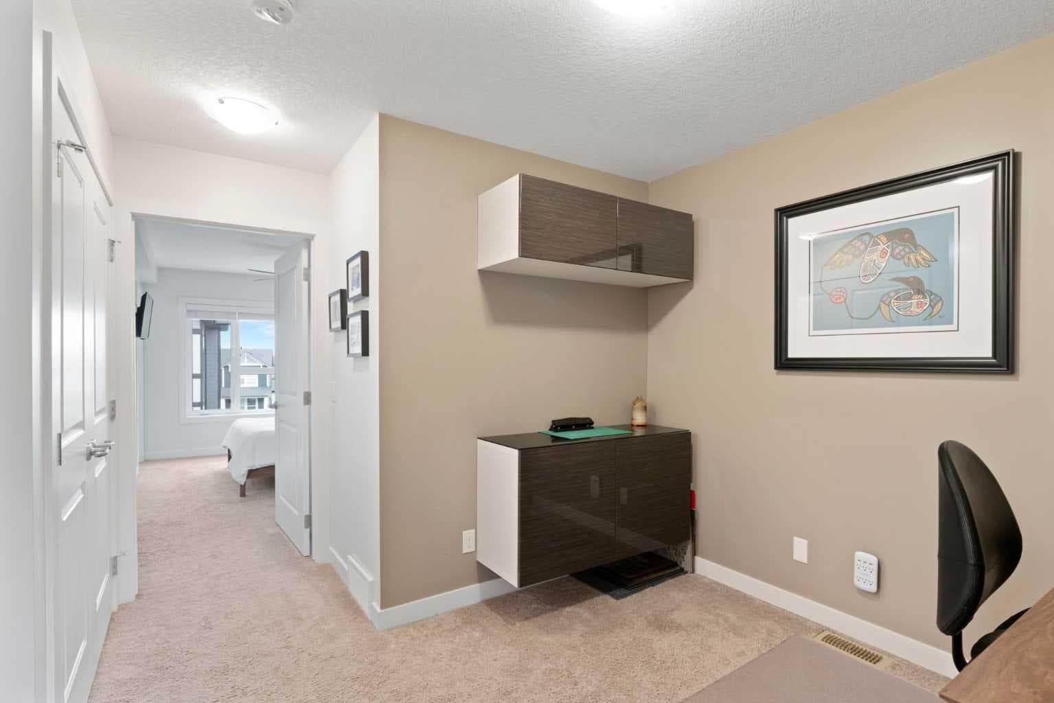 204, 15 Evanscrest Park NW