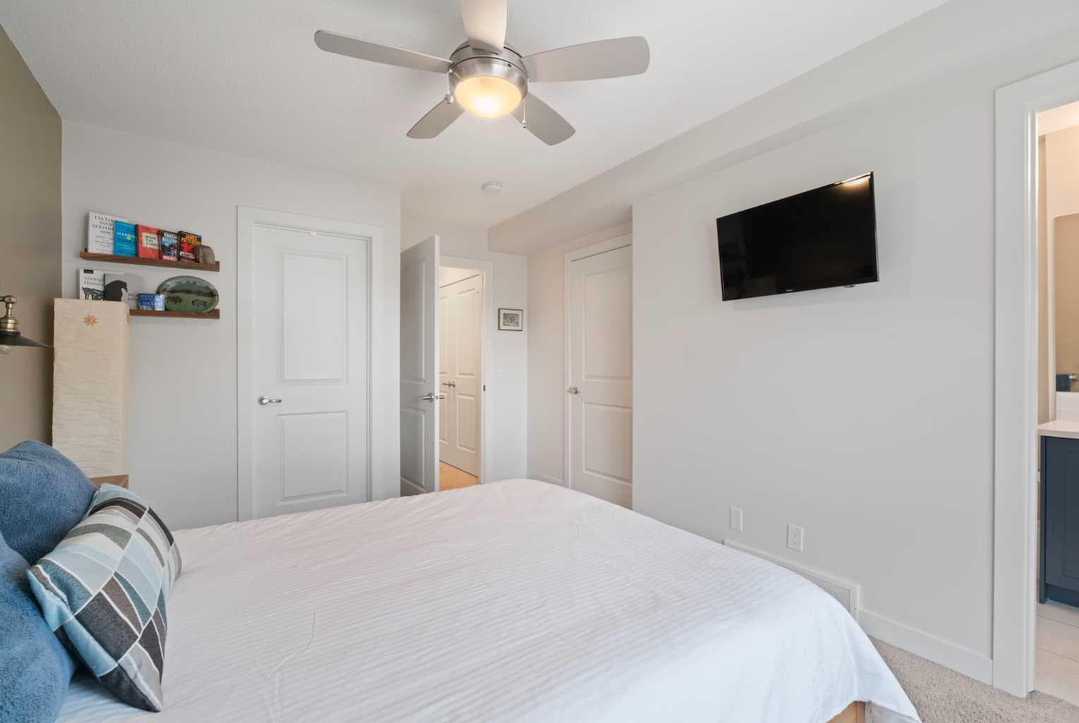 204, 15 Evanscrest Park NW