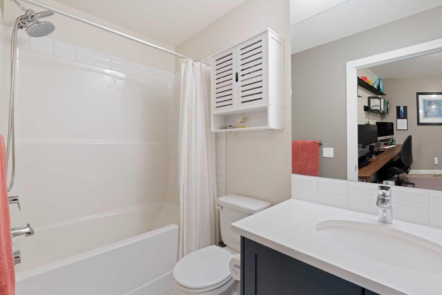 204, 15 Evanscrest Park NW