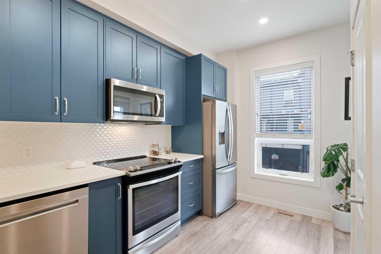 204, 15 Evanscrest Park NW