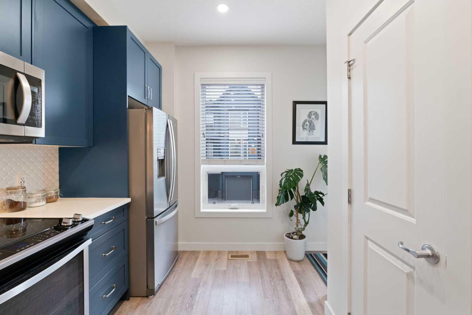 204, 15 Evanscrest Park NW