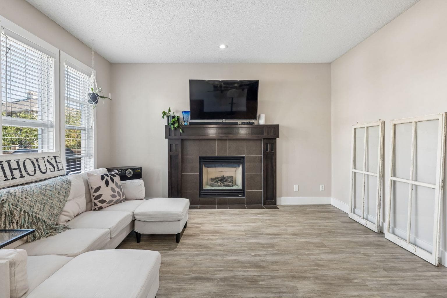 45 Mahogany Terrace SE