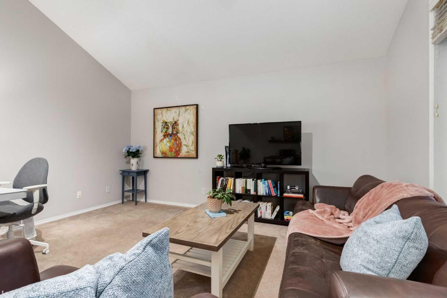 102 Springborough Point SW